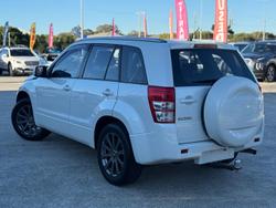 2016 Suzuki Grand Vitara Navigator JB White Pearl