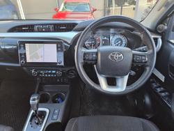 2020 Toyota Hilux SR5