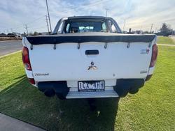 2010 Mitsubishi Triton GL-R