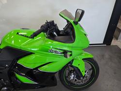 2011 Kawasaki NINJA 250R (EX250) Green