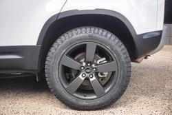 2024 Land Rover Defender 110 D250 Hard Top S