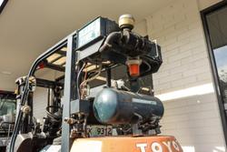 2001 Toyota 62-7Fd25 Forklift Orange
