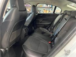 2017 Jaguar XE 20d R-Sport X760 MY17 Glacier White