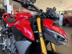 2025 Ducati Streetfighter V2 S Streetfighter Red
