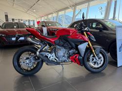 Ducati Streetfighter V2 S