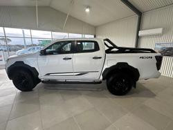 2024 Isuzu D-MAX BLADE