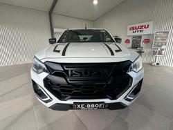 2024 Isuzu D-MAX BLADE