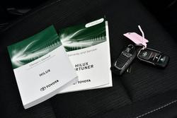 2025 Toyota
Hilux SR5 48V