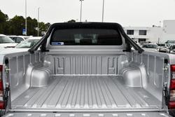 2025 Toyota
Hilux SR5 48V