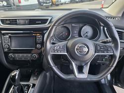2017 Nissan
QASHQAI ST-L