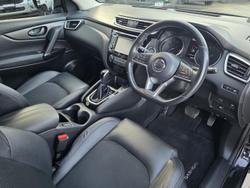 2017 Nissan
QASHQAI ST-L