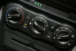 2015 Mazda
2 Maxx