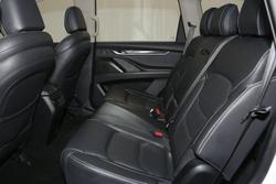 2022 LDV
D90 Executive