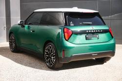 2025 MINI
Cooper SE Favoured