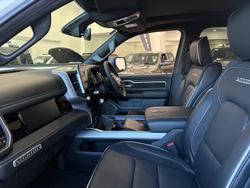 2025 RAM 1500 Laramie Sport Hurricane SO RamBox DT MY25 4X4 Dual Range Bright White