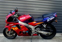 1996 Kawasaki Ninja ZX-6R (ZX600) Ninja Red