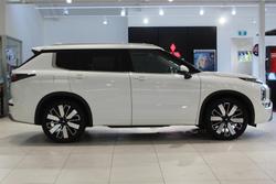 2025 Mitsubishi Outlander Exceed