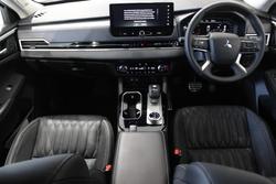 2025 Mitsubishi Outlander Exceed