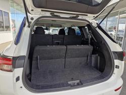 2022 Mitsubishi
Outlander LS
