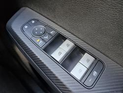 2022 Mitsubishi
Outlander LS