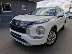 2022 Mitsubishi
Outlander LS
