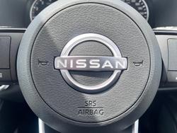 2025 Nissan
                X-TRAIL ST-L