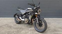 2021 HUSQVARNA SVARTPILEN 401 BLACK/SILVER