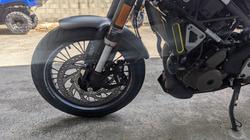 2021 HUSQVARNA SVARTPILEN 401 BLACK/SILVER