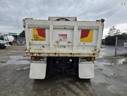 1990 Mitsubishi Tipper