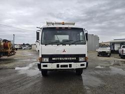 1990 Mitsubishi Tipper