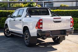 2025 Toyota Hilux SR5 48V GUN126R 4X4 Dual Range Frosted White
