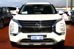 2022 Mitsubishi
Outlander LS