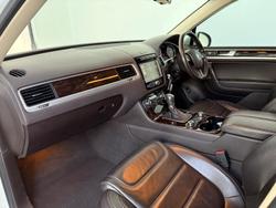 2013 Volkswagen Touareg V6 TDI 7P MY14 Four Wheel Drive Pure White