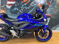 2024 Yamaha YZF-R3 BLUE