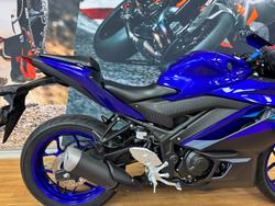 2024 Yamaha YZF-R3 BLUE