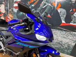 2024 Yamaha YZF-R3 BLUE