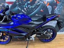2024 Yamaha YZF-R3 BLUE