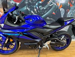 2024 Yamaha YZF-R3 BLUE