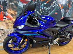 2024 Yamaha YZF-R3 BLUE