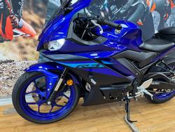 2024 Yamaha YZF-R3 BLUE