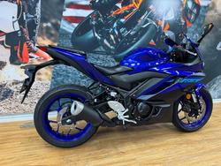 2024 Yamaha YZF-R3 BLUE