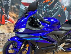 2024 Yamaha YZF-R3 BLUE