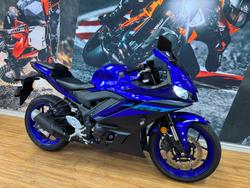 2024 Yamaha YZF-R3 BLUE