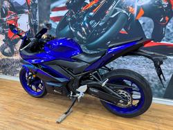 2024 Yamaha YZF-R3 BLUE