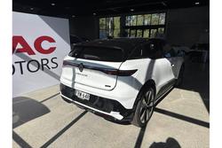 2024 Renault
                Megane E-Tech Techno EV60