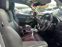 2022 Isuzu MU-X LS-T