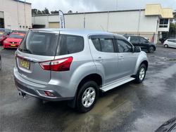 2018 ISUZU
                MU-X LS-M (4x2)