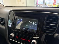 2020 Mitsubishi Outlander ES ZL MY21 AWD White