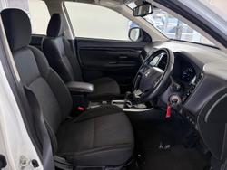 2020 Mitsubishi Outlander ES ZL MY21 AWD White