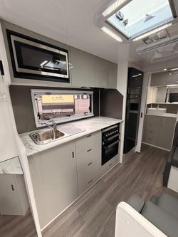 2025 Red Centre Newell Plus 186 Type B (was $114,990 now $99,990)